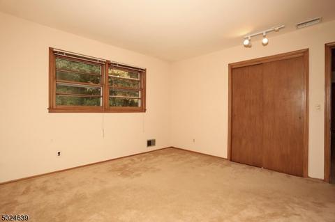 8 Mc Atee Ln, Wanaque, NJ 07465 photo 19