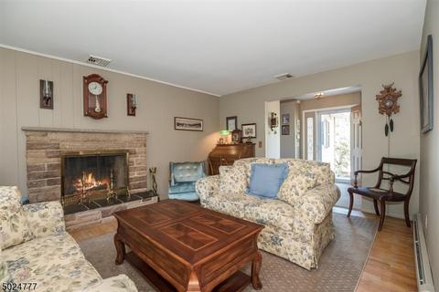 16 Pierce St, Sparta, NJ 07871 photo 4