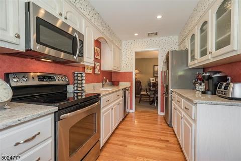 16 Pierce St, Sparta, NJ 07871 photo 5