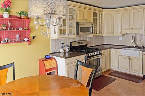 127 Bunker Hill Rd, Wayne, NJ 07470 photo 4