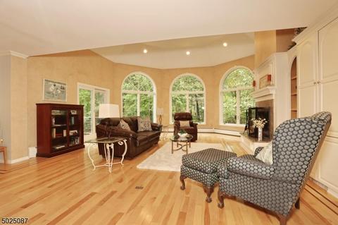 108 Oak Dr, Upper Saddle River, NJ 07458 photo 4