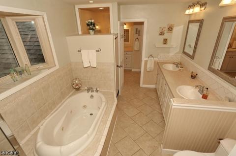108 Oak Dr, Upper Saddle River, NJ 07458 photo 15