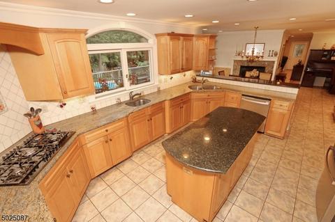 108 Oak Dr, Upper Saddle River, NJ 07458 photo 8