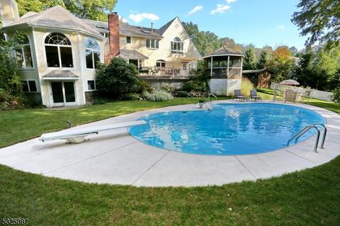 108 Oak Dr, Upper Saddle River, NJ 07458 photo 2
