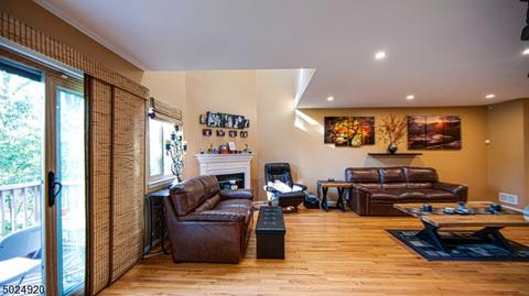 9 Cedar Ct, Flemington, NJ 08822 photo 2