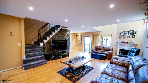 9 Cedar Ct, Flemington, NJ 08822 photo 4
