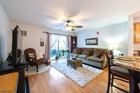 87 Liddle Ave, Edison, NJ 08837 photo 11
