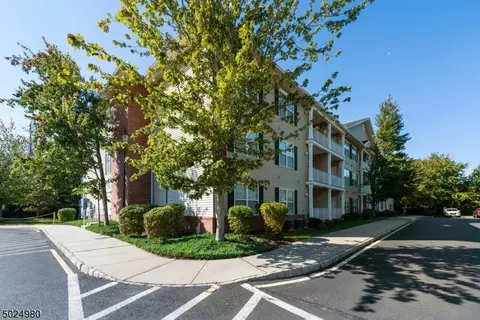 87 Liddle Ave, Edison, NJ 08837 photo 2