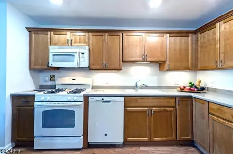 87 Liddle Ave, Edison, NJ 08837 photo 8