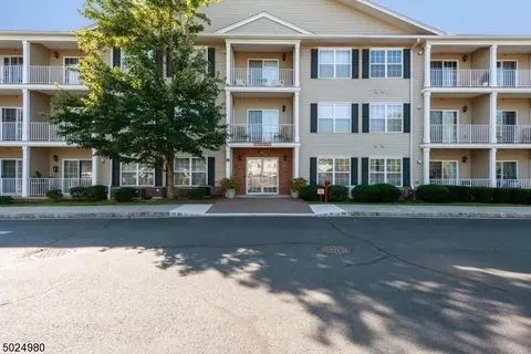 87 Liddle Ave, Edison, NJ 08837 photo 1