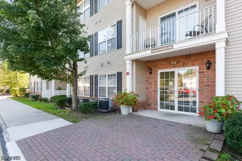 87 Liddle Ave, Edison, NJ 08837 photo 4