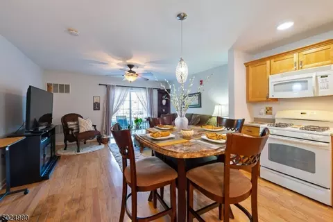 87 Liddle Ave, Edison, NJ 08837 photo 10