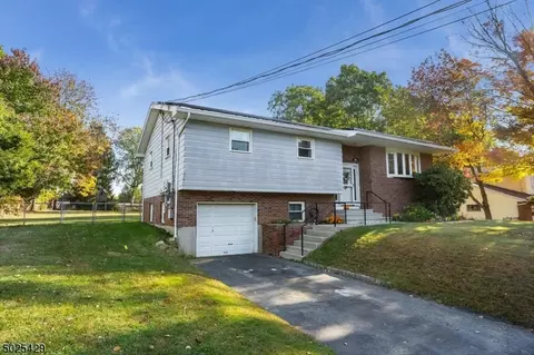 66 Smithtown Rd, Hackettstown, NJ 07840 photo 2
