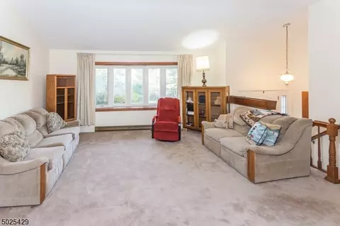 66 Smithtown Rd, Hackettstown, NJ 07840 photo 3