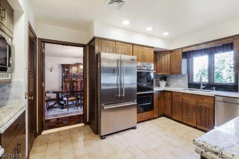 35 Benjamin Dr, Springfield, NJ 07081 photo 3