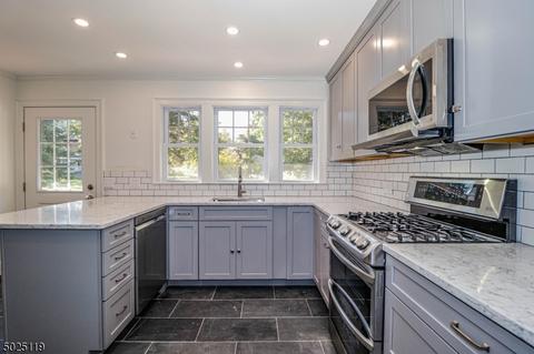 4 Iris Ln, Randolph, NJ 07869 photo 4