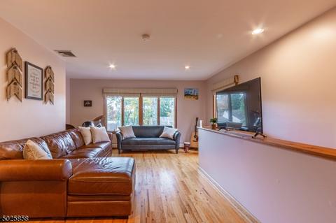 27 Cedar Pl, Wayne, NJ 07470 photo 13