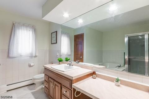 27 Cedar Pl, Wayne, NJ 07470 photo 17