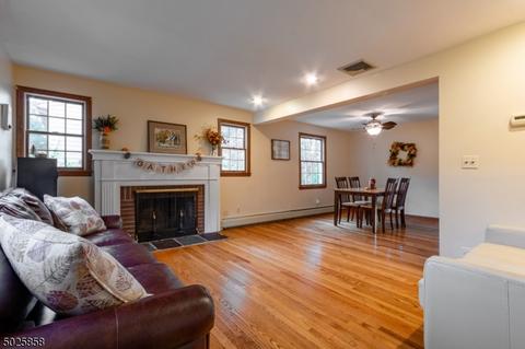 27 Cedar Pl, Wayne, NJ 07470 photo 6
