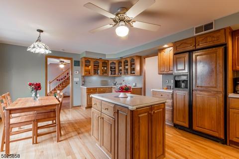 27 Cedar Pl, Wayne, NJ 07470 photo 4