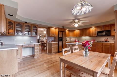 27 Cedar Pl, Wayne, NJ 07470 photo 3