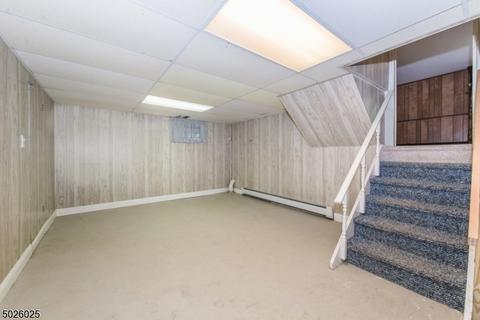 142 Andover Dr, Wayne, NJ 07470 photo 17