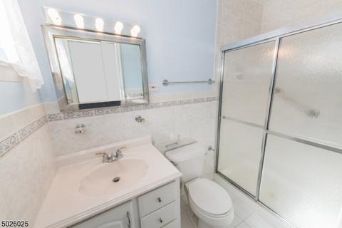 142 Andover Dr, Wayne, NJ 07470 photo 9