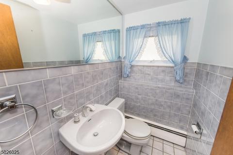142 Andover Dr, Wayne, NJ 07470 photo 16