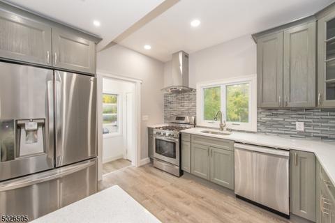 1215 Ringwood Ave, Wanaque Boro, NJ 07420 photo 3
