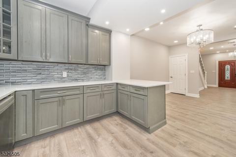 1215 Ringwood Ave, Wanaque Boro, NJ 07420 photo 4
