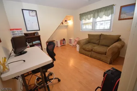 4 Meadow Dr, Dover, NJ 07801 photo 22