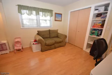 4 Meadow Dr, Dover, NJ 07801 photo 23