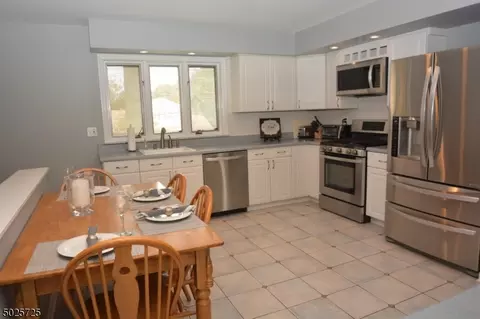 4 Meadow Dr, Dover, NJ 07801 photo 7