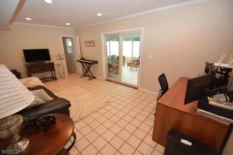 4 Meadow Dr, Dover, NJ 07801 photo 21
