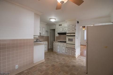 497 Beardsley Ave, Bloomfield, NJ 07003 photo 9