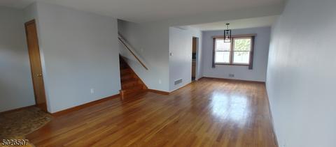 718 Willick Rd, Linden, NJ 07036 photo 4