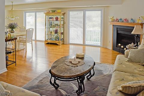 11 Garden Ct, Succasunna, NJ 07876 photo 3