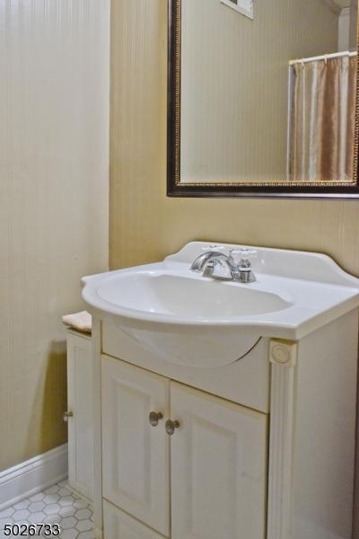 11 Garden Ct, Succasunna, NJ 07876 photo 10
