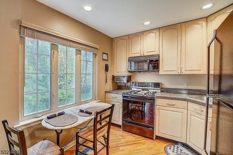 55 Daria Ln, Berkeley Heights, NJ 07922 photo 6