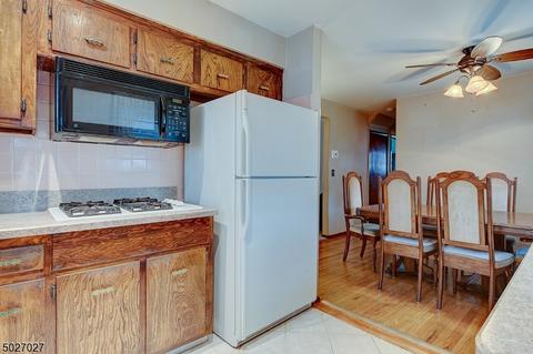 690 8th St, Secaucus, NJ 07094 photo 6