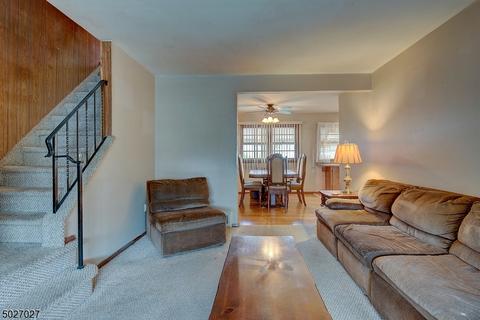 690 8th St, Secaucus, NJ 07094 photo 2