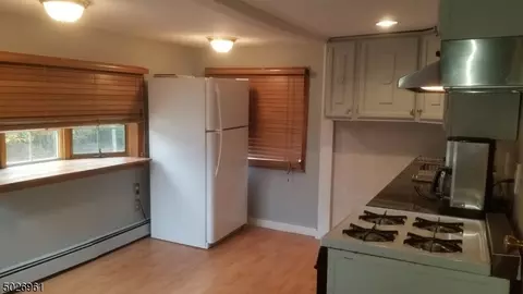 221 Ratzer Rd, Wayne, NJ 07470 photo 10