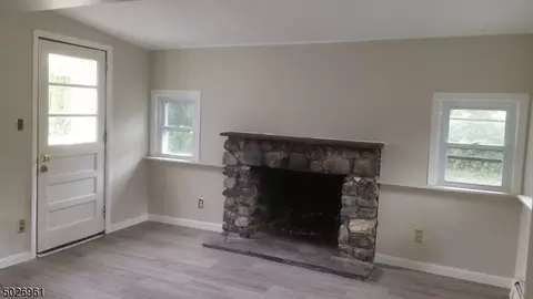 221 Ratzer Rd, Wayne, NJ 07470 photo 4