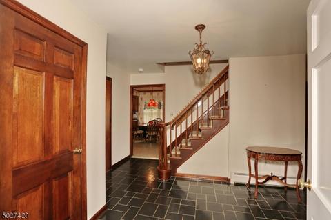 357 Lake St, Upper Saddle River, NJ 07458 photo 2