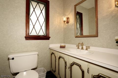 357 Lake St, Upper Saddle River, NJ 07458 photo 8