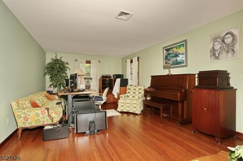 357 Lake St, Upper Saddle River, NJ 07458 photo 4