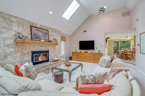 40 Oxbow Pl, Wayne, NJ 07470 photo 4