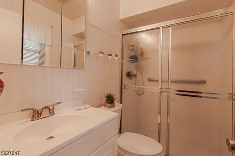 733 Summit Ave, Hackensack, NJ 07601 photo 17
