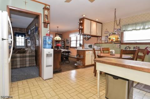 99 Strong St, Wallington, NJ 07057 photo 7