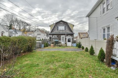 99 Strong St, Wallington, NJ 07057 photo 2